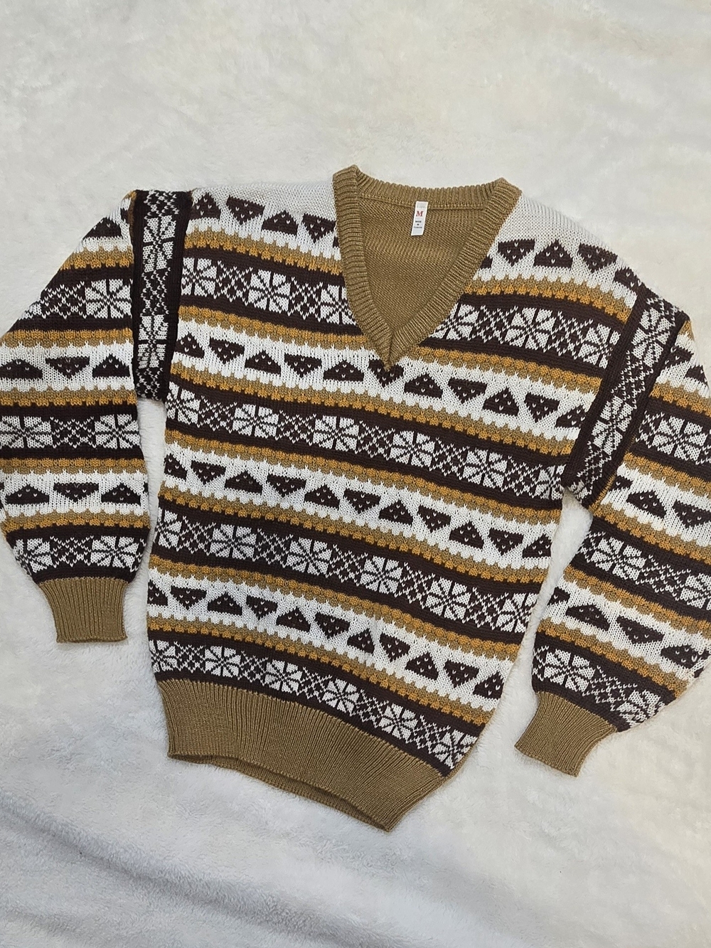 Vintage Mens M Fair Isle Sweater V-Neck Geometric Nordic Pattern Brown Tan Taiwa
